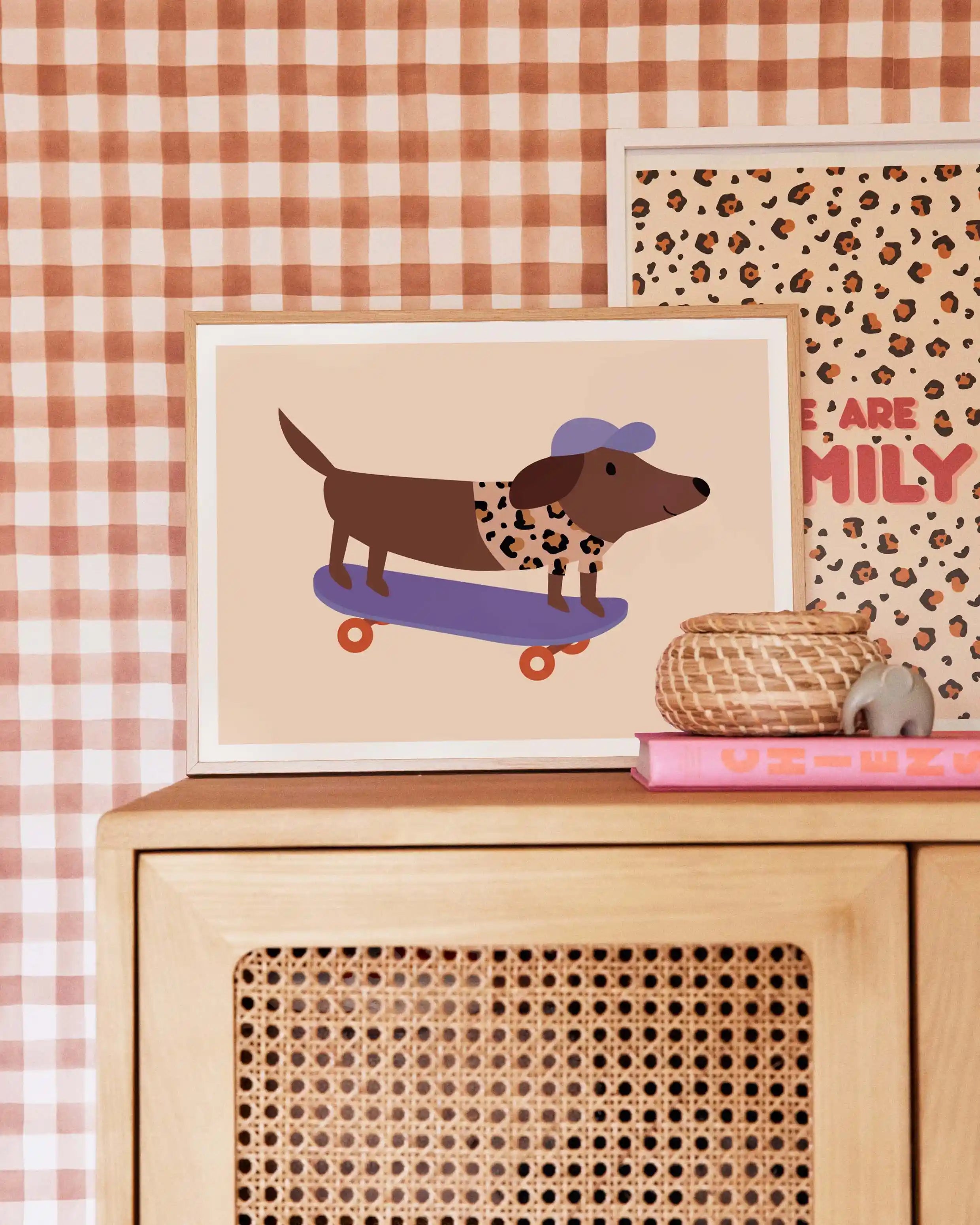 Affiche chien skateur teckel illustré pour enfant