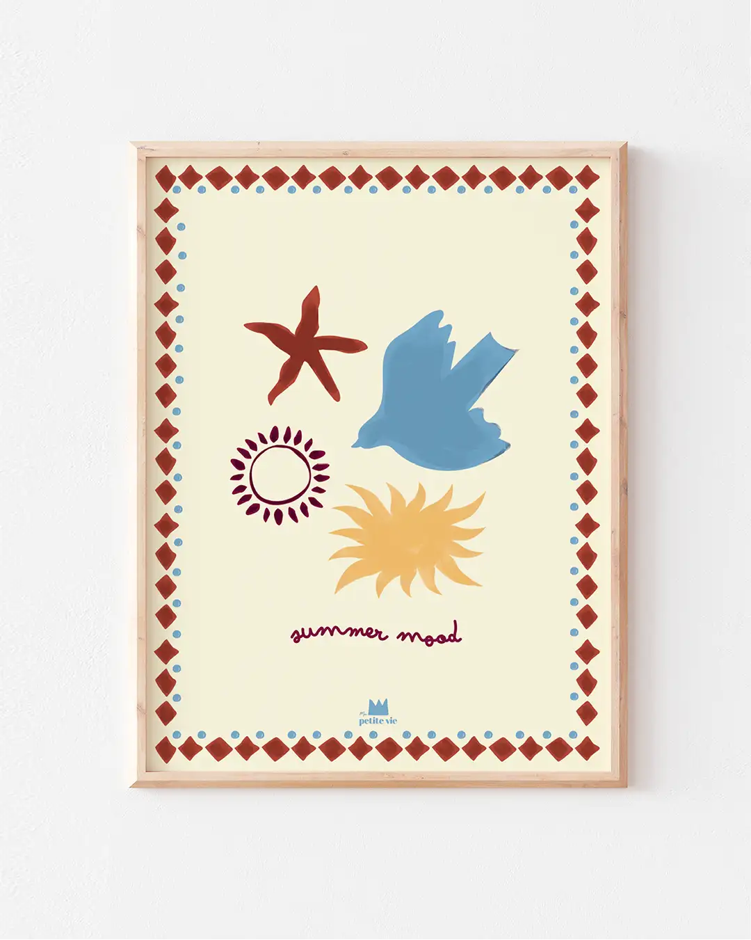 Affiche illustrée avec les éléments de l'été : soleil, oiseau et étoile de mer pour une déco colorée.