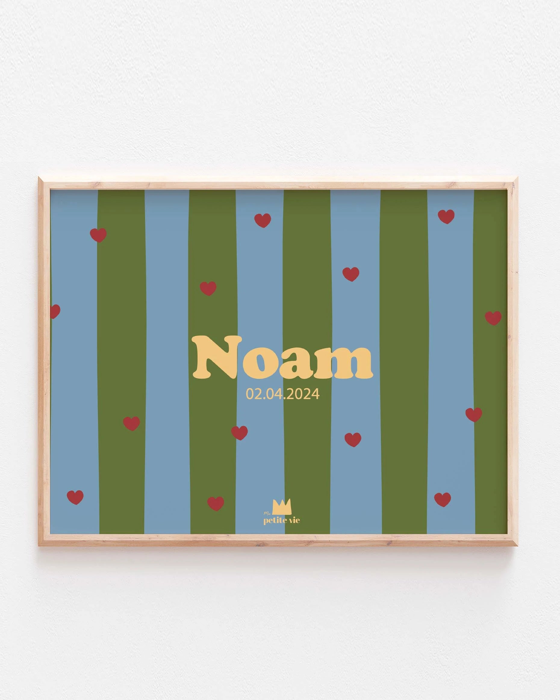 affiches avec des petits coeurs sur fond à rayures pour chambre d'enfant