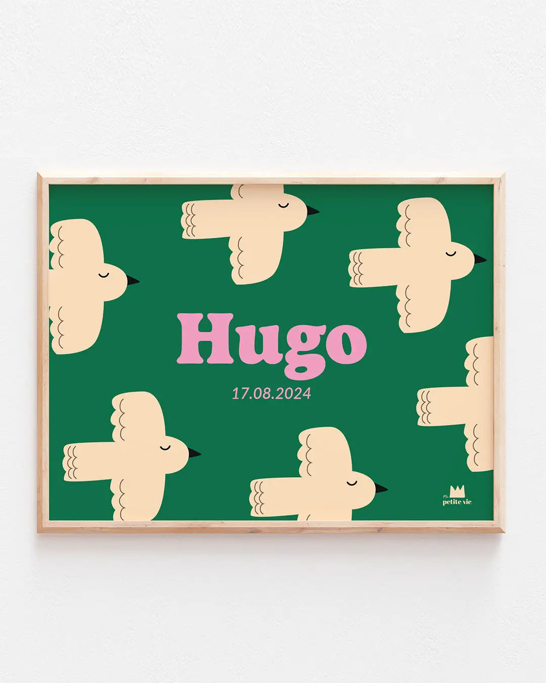 Affiche prénom fond vert avec des oiseaux à personnaliser pour son bébé.