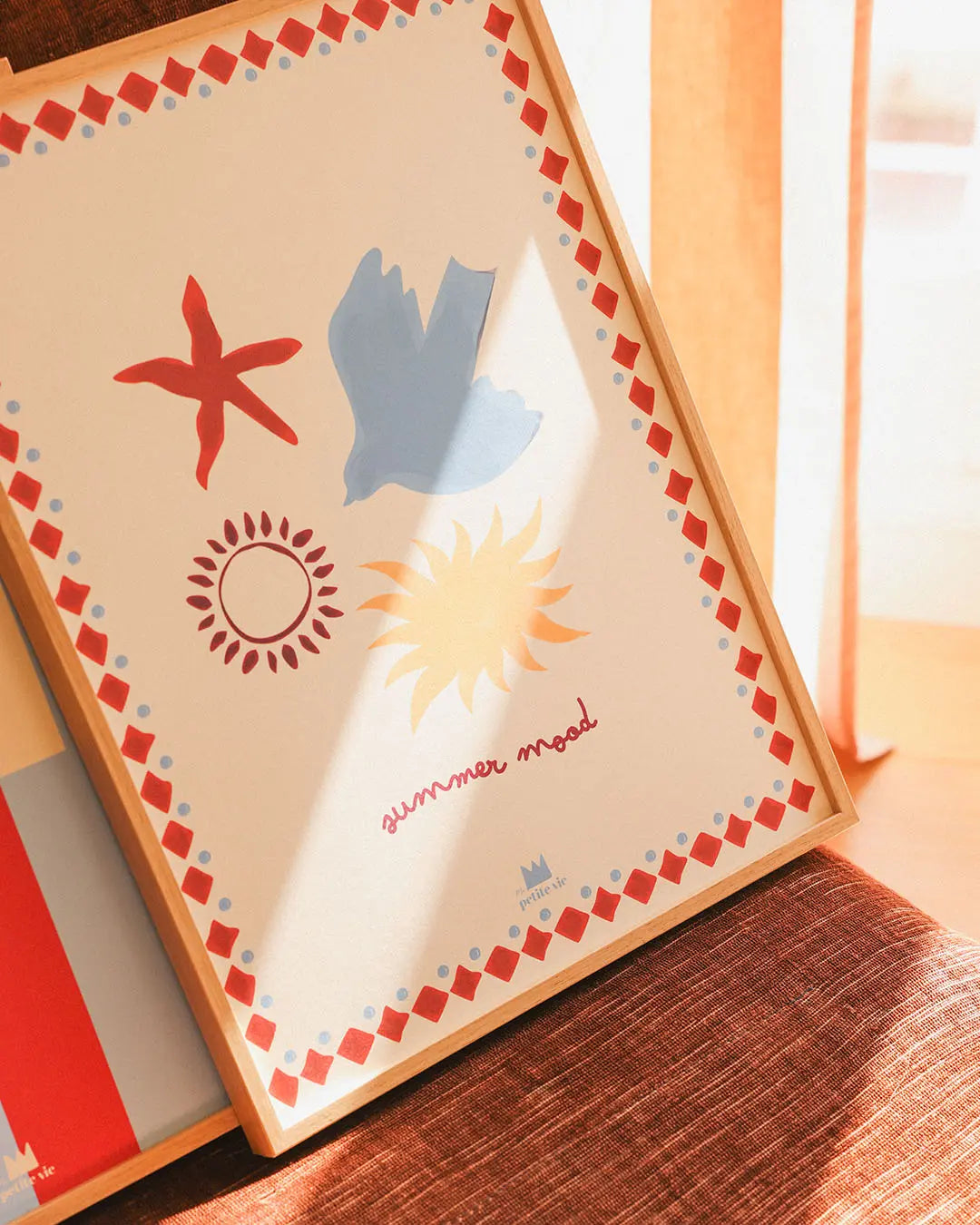 Affiche summer mood avec illustrations estivales