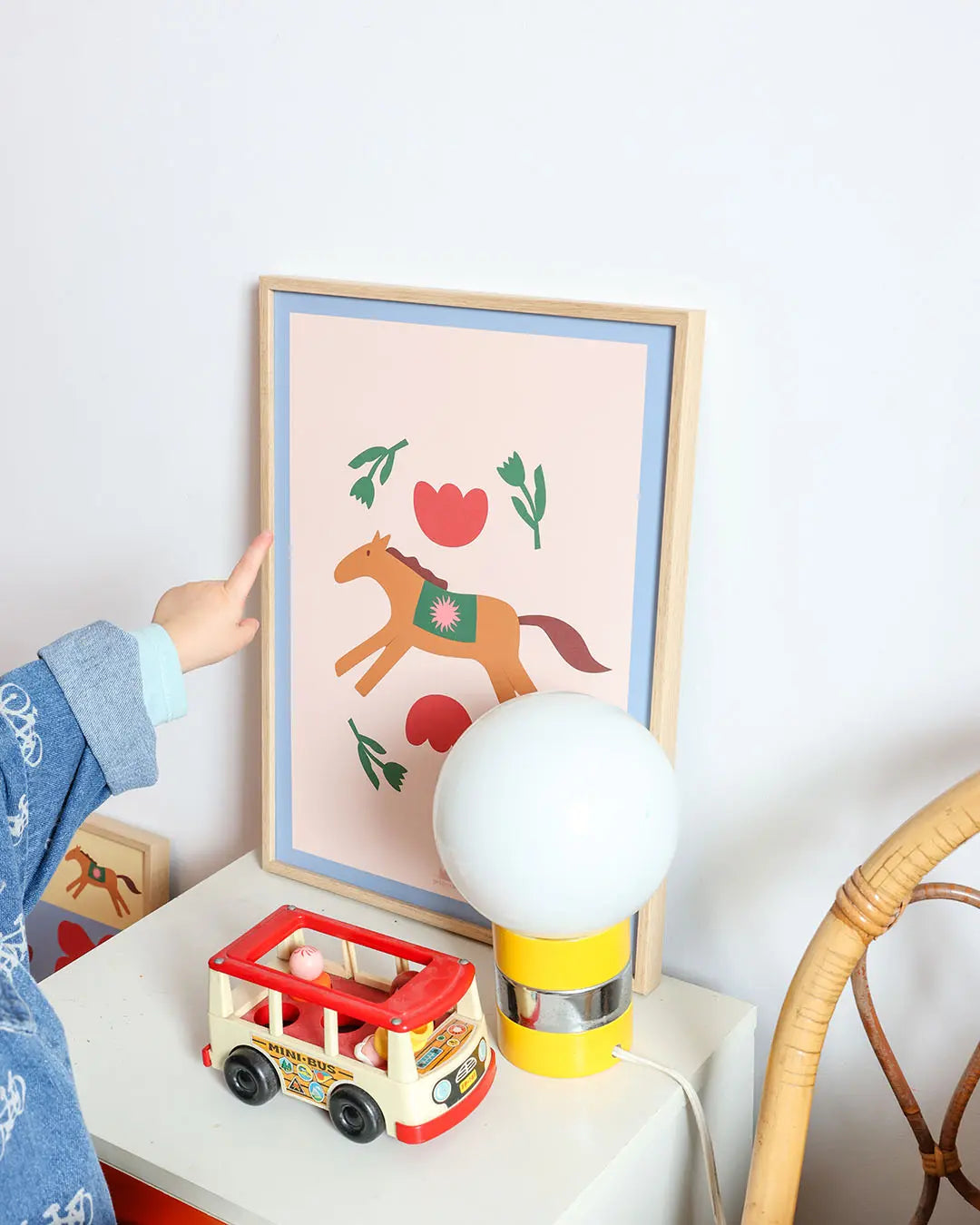 illustration d'un cheval galopant le coeur leger.