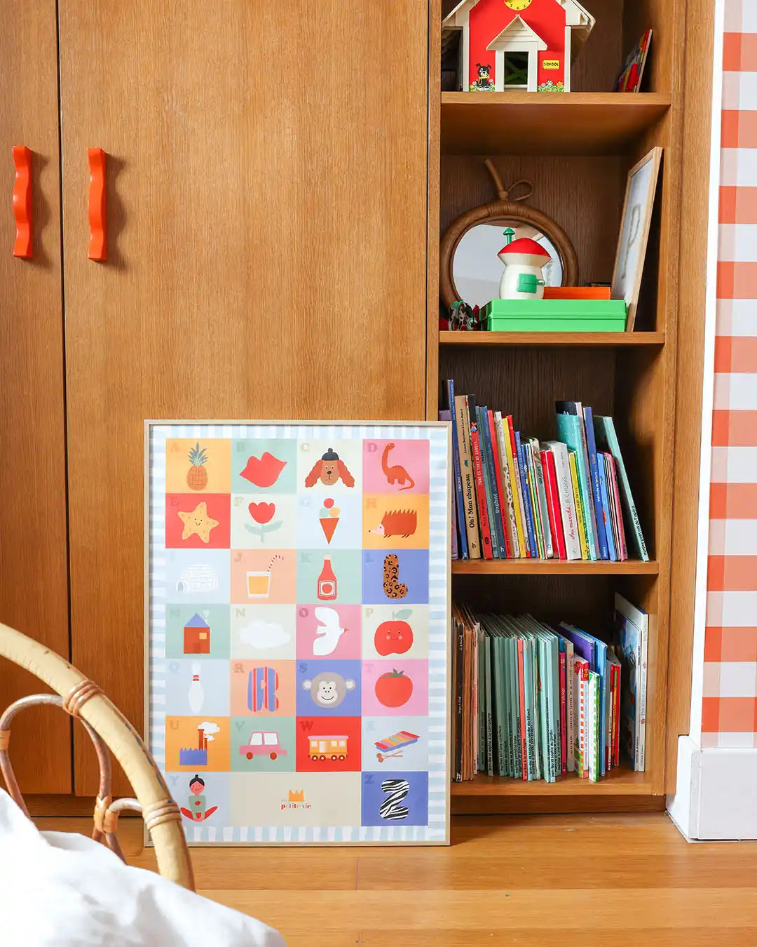 illustration autour des lettres de l'alphabet pour enfants.