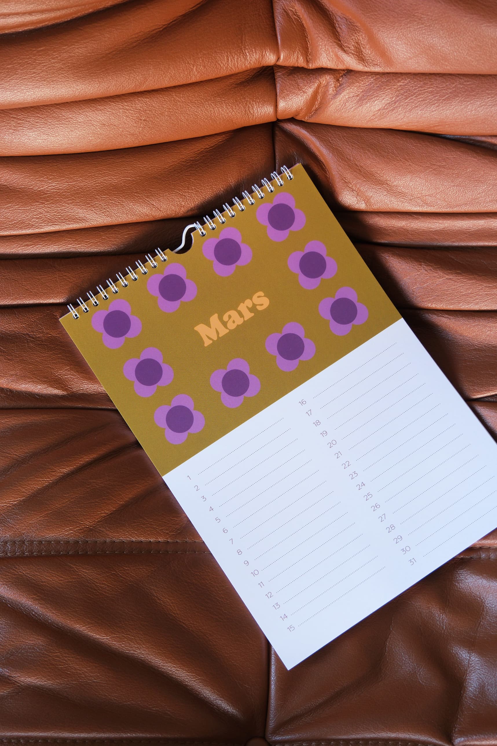 Calendrier perpetuel anniversaires– mois de mars avec illustrations colorées et ludiques pour organiser les fêtes et anniversaires