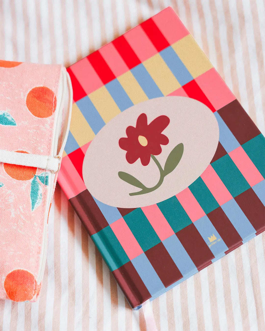 Carnet damier aux couleurs pétillantes et modernes