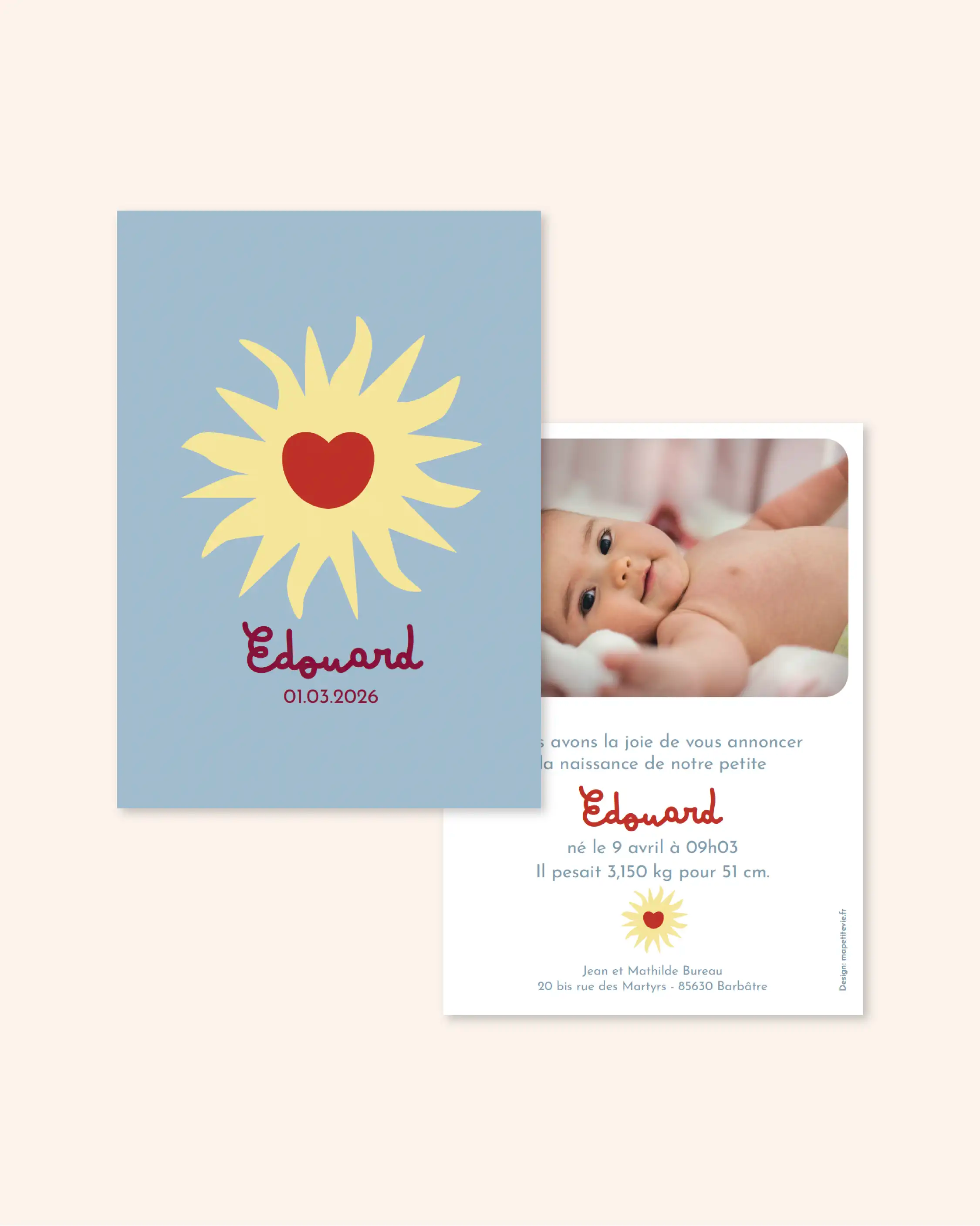 Faire-part de naissance pour bébé avec un coeur illustré dans un soleil