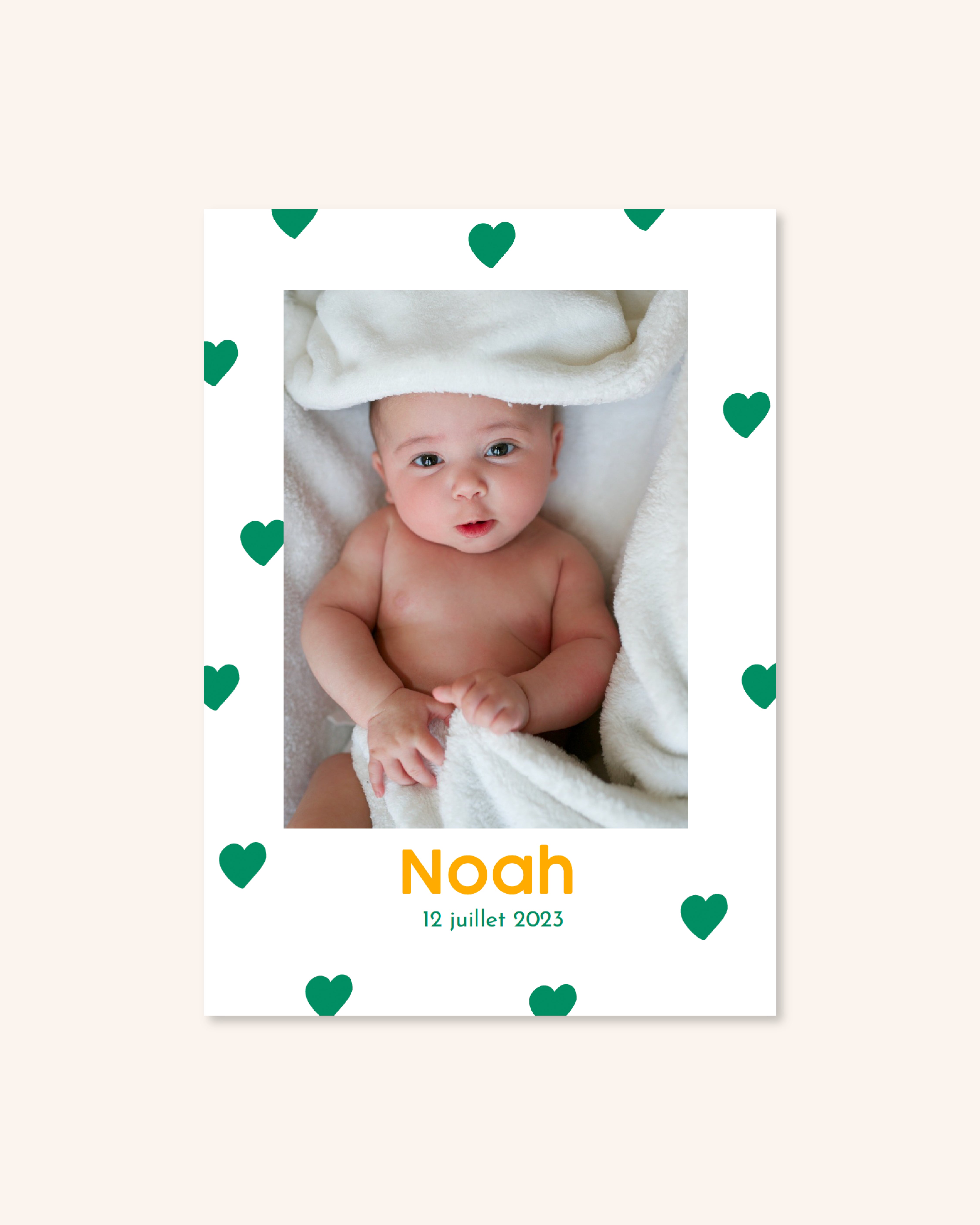 Faire-part de naissance coeurs verts avec motif pour annoncer naissance bébé.