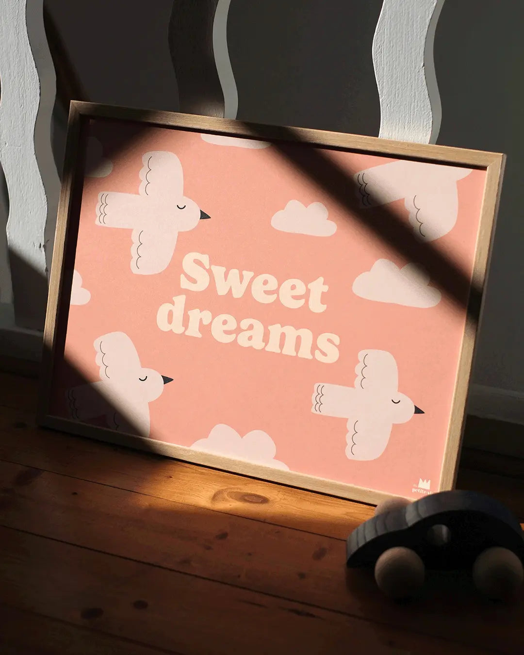 Illustration Sweet Dreams pour chambre bébé ou enfant, affiche murale douce et colorée.