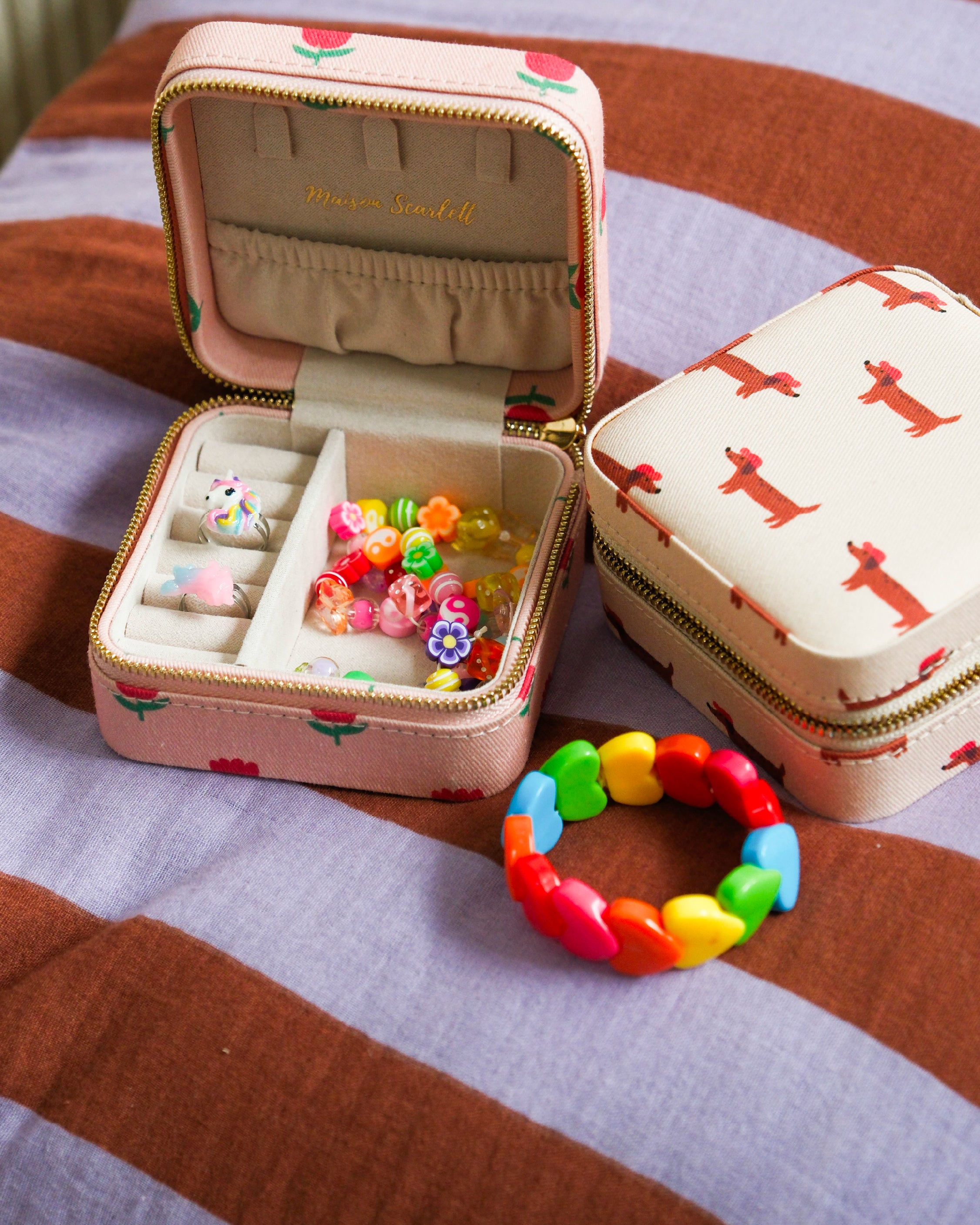 Boite à bijoux enfant avec des motifs illustrés