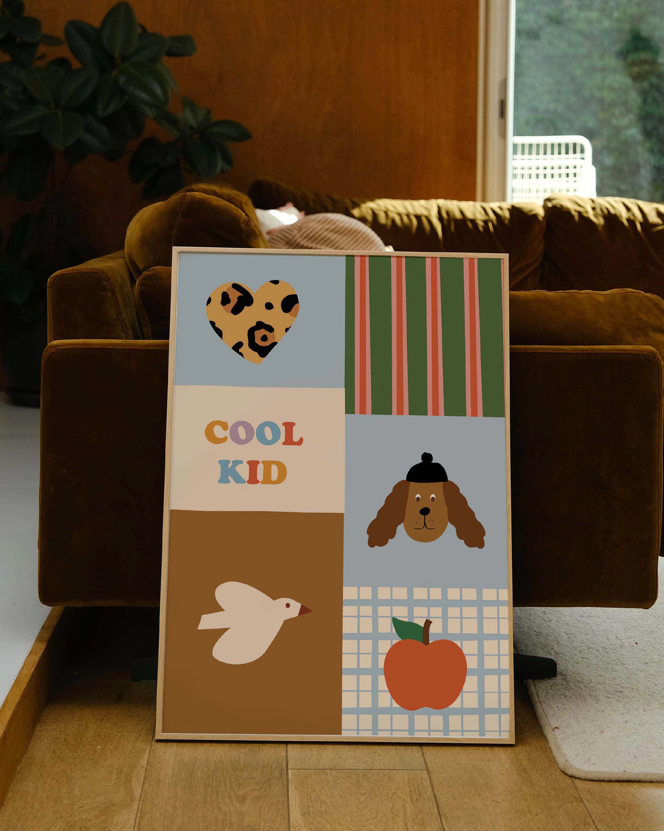 affiche cool kid avec plusieurs illustrations de coeur léopard, chien et rayures pour les chambres d'enfants