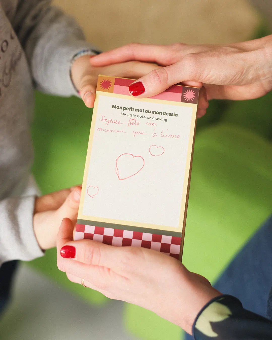 Cadeau fête des mères fait par les enfants : les idées les plus touchantes