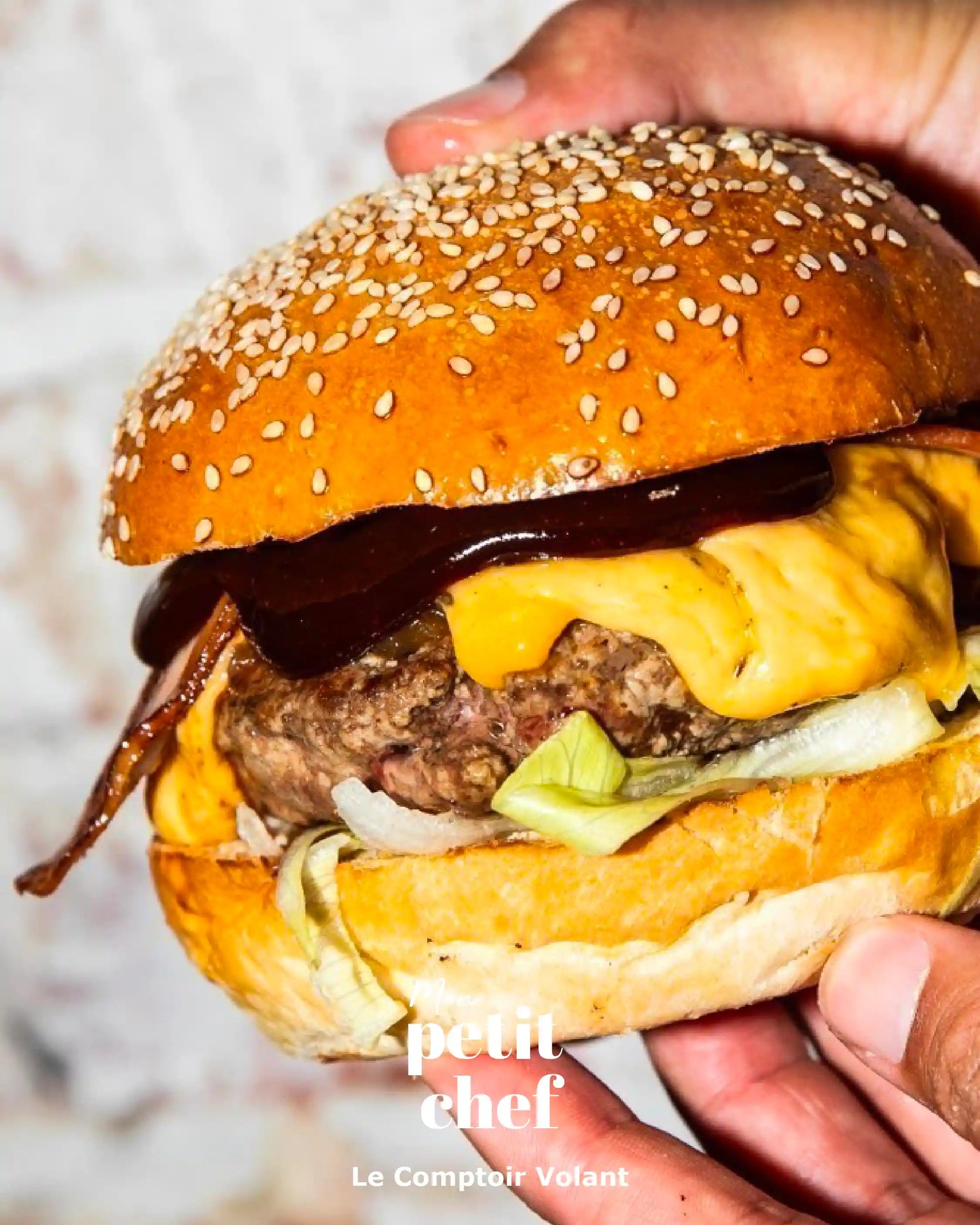 Burger gourmand avec fromage du Comptoir Volant Lille