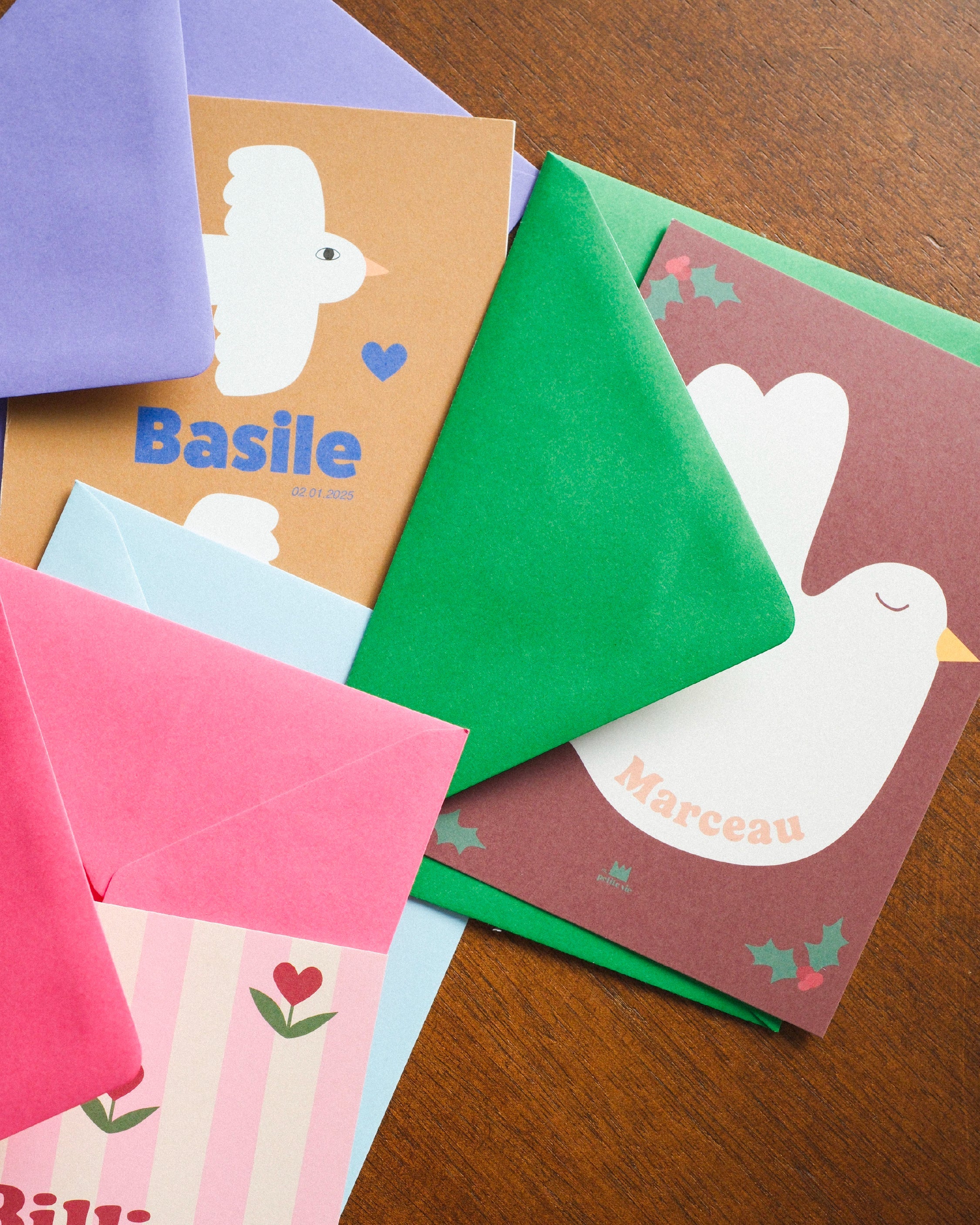 Voici nos conseils pratiques pour faire de cette annonce un moment inoubliable, tout en douceur, avec les créations personnalisées