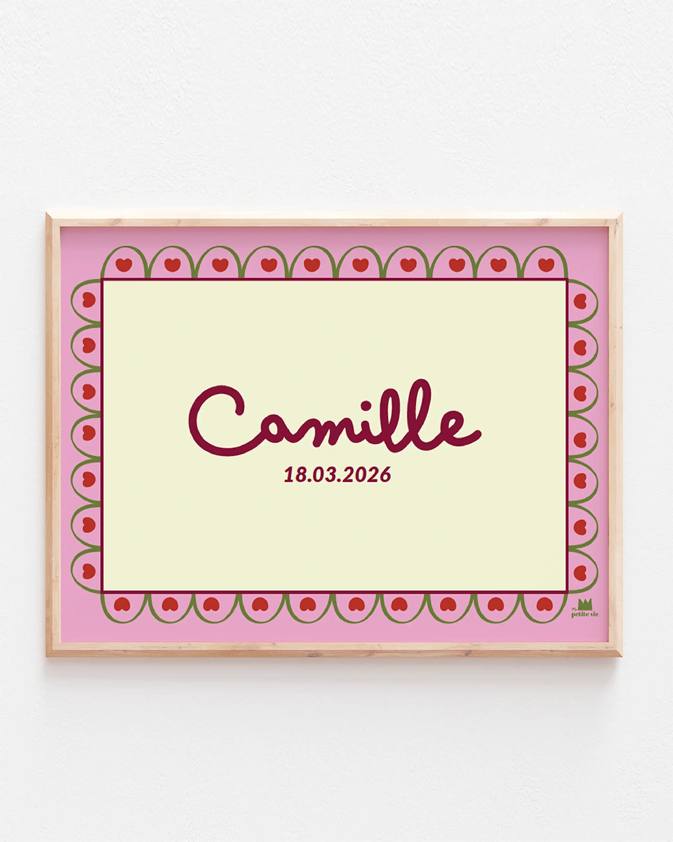 Affiche prénom avec de jolis coeurs rouges pour décorer la chambre de bébé avec son prénom