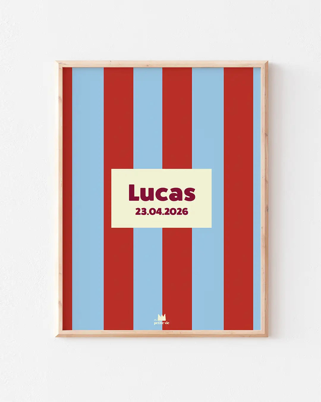 Affiche prénom pour enfant aux rayures rouges et bleues pour décorer une chambre moderne 