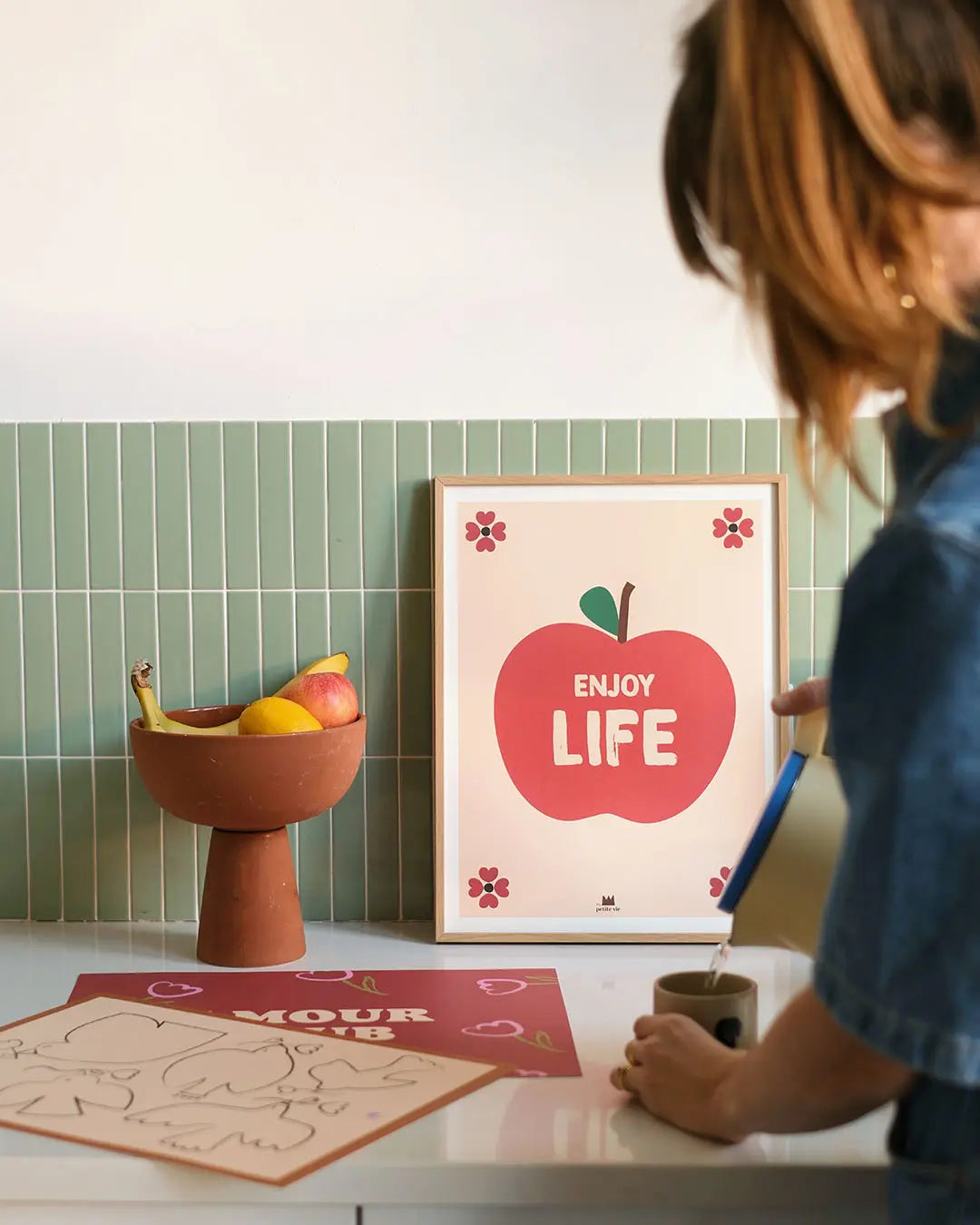 Affiche Enjoy Life d'une belle pomme pour décorer sa maison et sublimer sa décoration de cuisine