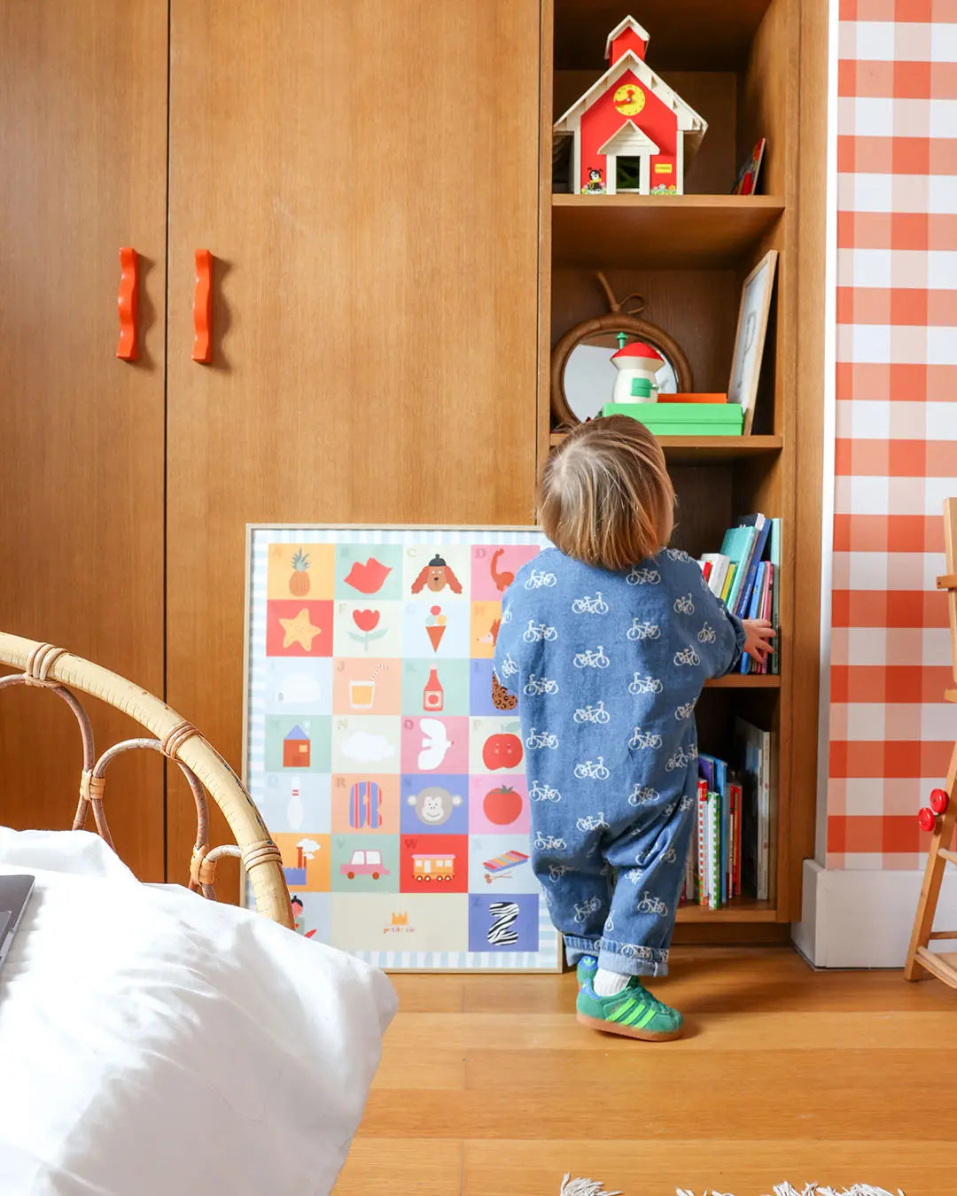 illustration d'un abecedaire pour enfant pour une deco ludique et coloree.