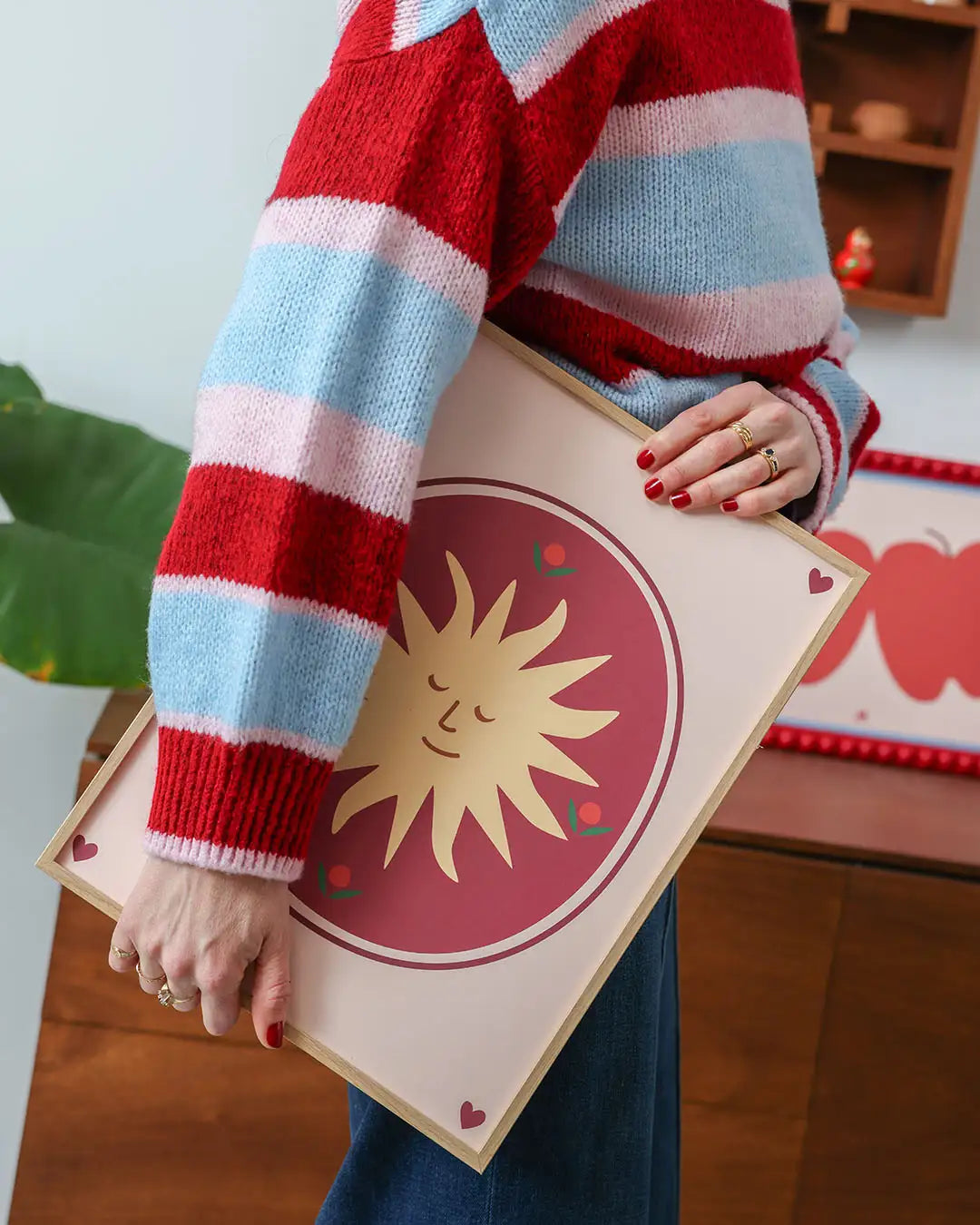 Illustration d'un soleil plein de good vibes pour la deco d'interieur.