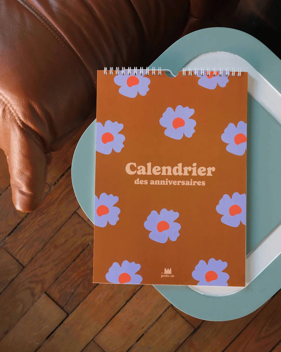 Couverture du calendrier perpétuel, 12 pages illustrées et colorées, réutilisable année après année pour ne jamais oublier un anniversaire